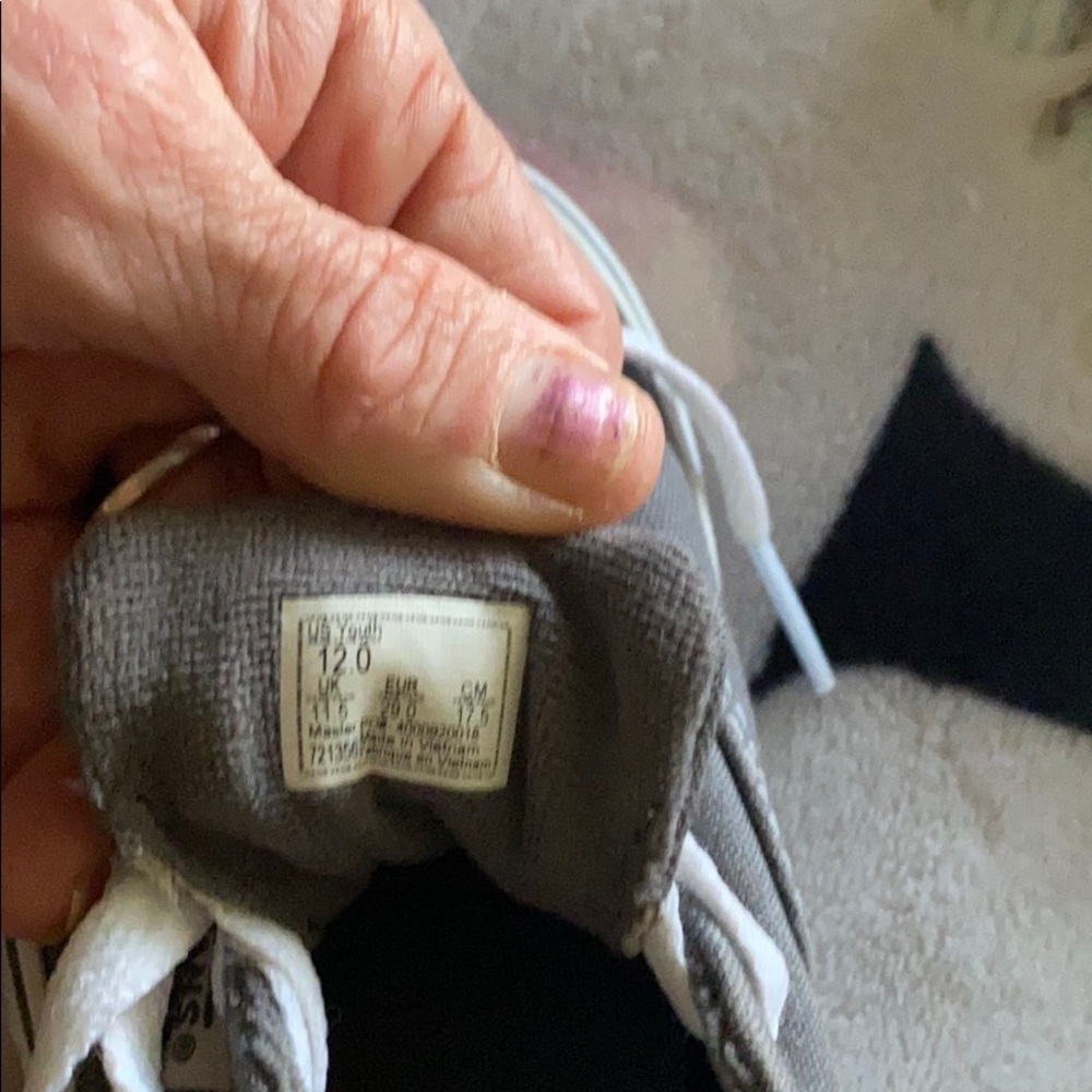 Vans - Picture 2 of 2